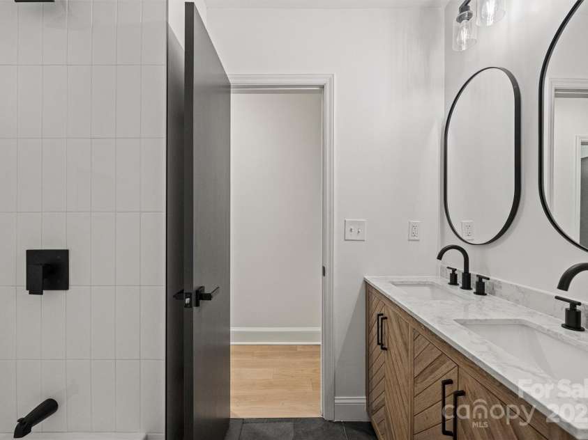 6706 Queensberry Drive, Charlotte, NC 28226.  MLS# CAR4281560, YatesRealty ID 17323. 