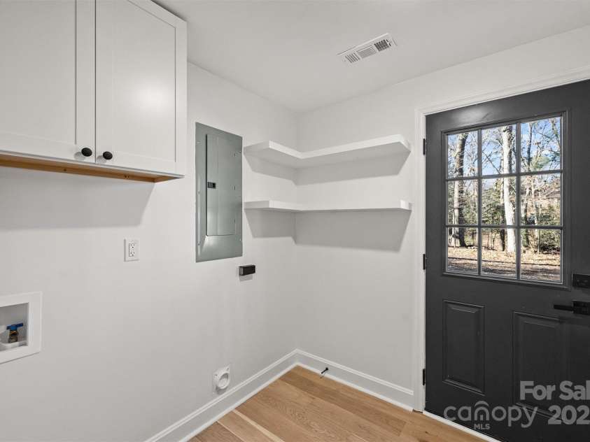 6706 Queensberry Drive, Charlotte, NC 28226.  MLS# CAR4281560, YatesRealty ID 17323. 