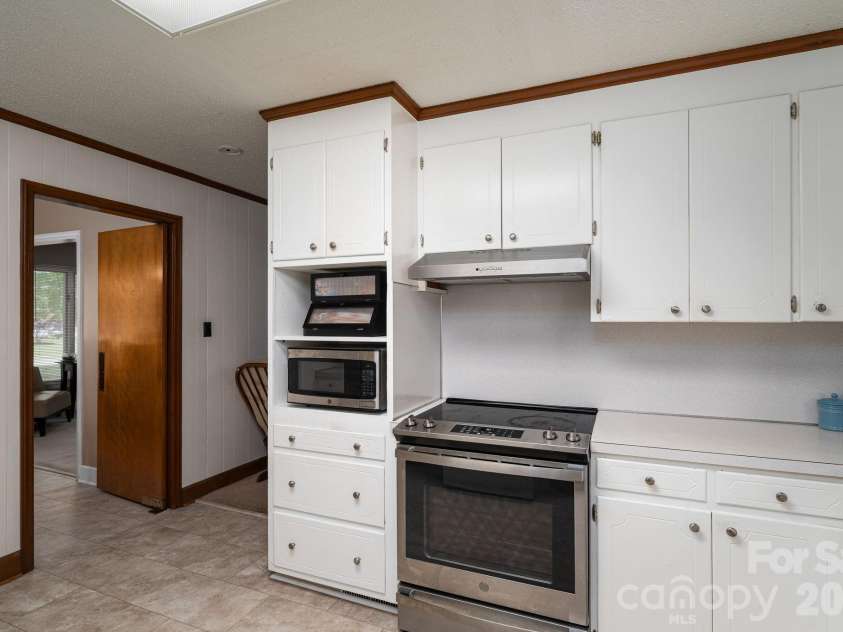 602 Lee Street, Kings Mountain, NC 28086.  MLS# CAR4374283, YatesRealty ID 17324. 