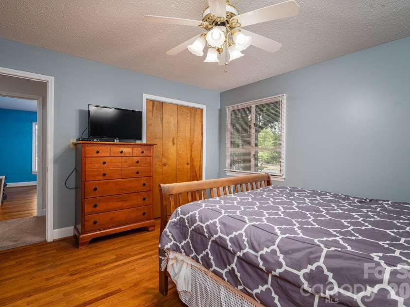 602 Lee Street, Kings Mountain, NC 28086.  MLS# CAR4374283, YatesRealty ID 17324. 