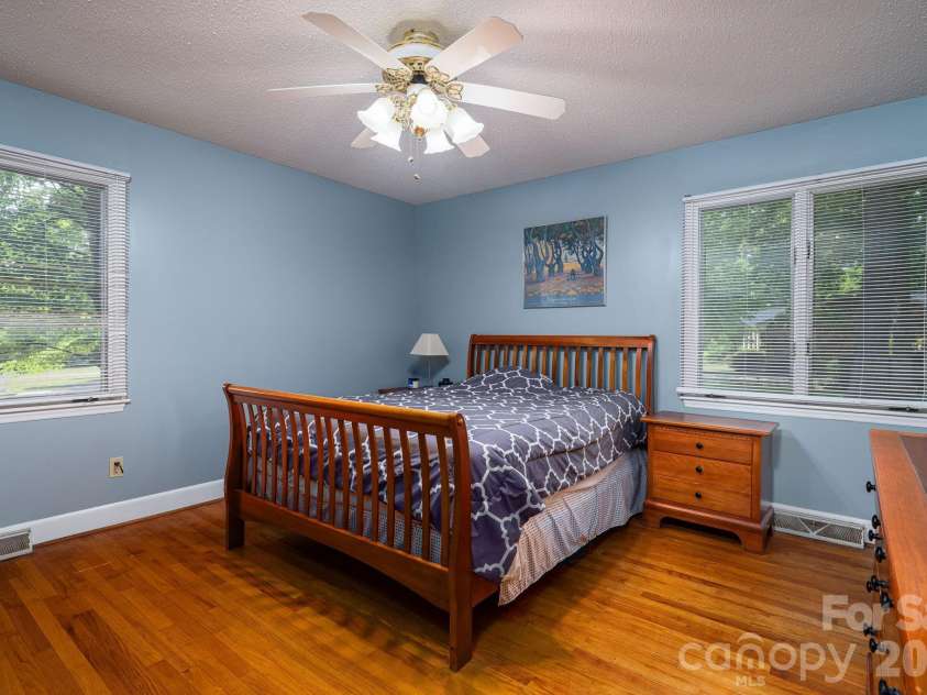 602 Lee Street, Kings Mountain, NC 28086.  MLS# CAR4374283, YatesRealty ID 17324. 