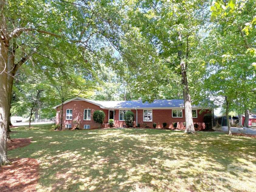 602 Lee Street, Kings Mountain, NC 28086.  MLS# CAR4374283, YatesRealty ID 17324. 