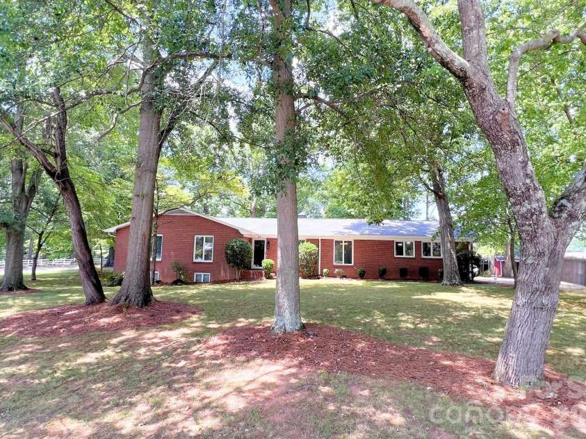 602 Lee Street, Kings Mountain, NC 28086.  MLS# CAR4374283, YatesRealty ID 17324. 