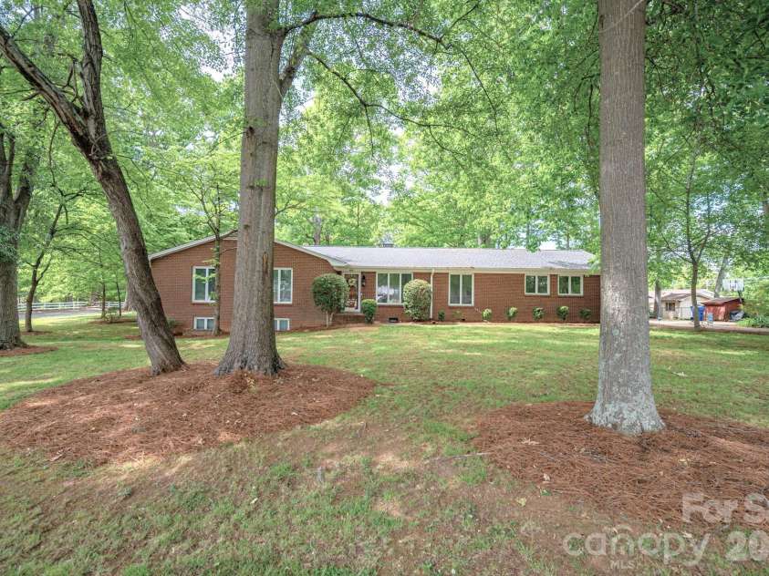 602 Lee Street, Kings Mountain, NC 28086.  MLS# CAR4374283, YatesRealty ID 17324. 