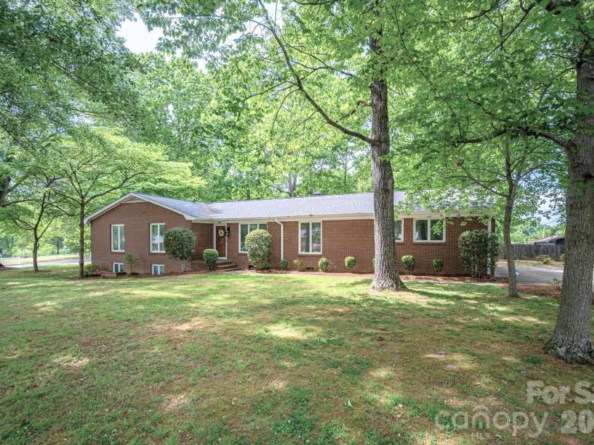 602 Lee Street, Kings Mountain, NC 28086.  MLS# CAR4374283, YatesRealty ID 17324. 