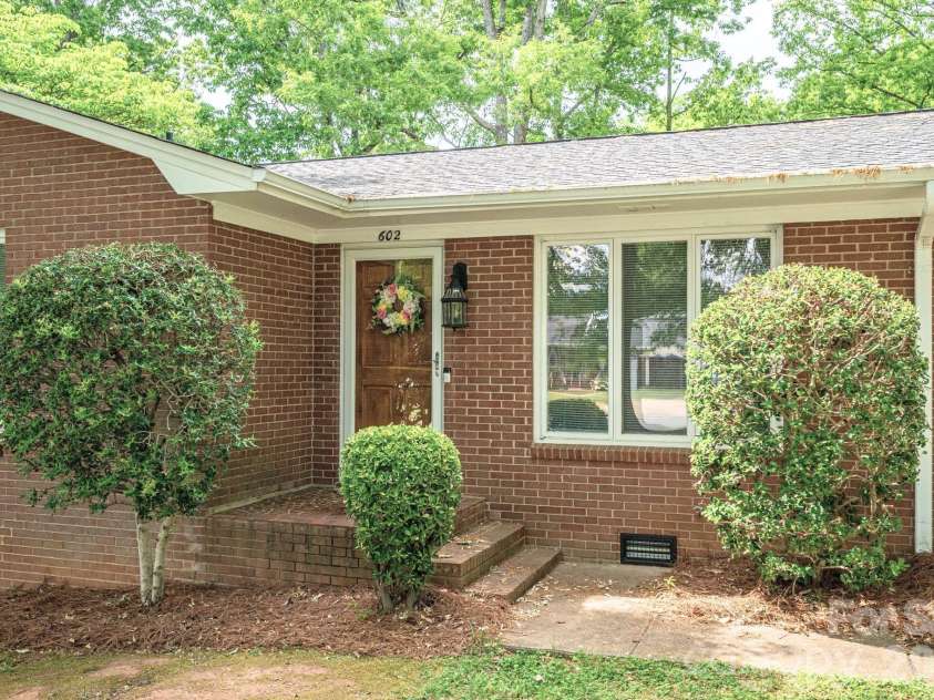 602 Lee Street, Kings Mountain, NC 28086.  MLS# CAR4374283, YatesRealty ID 17324. 