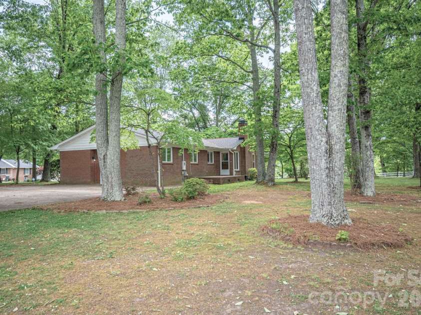 602 Lee Street, Kings Mountain, NC 28086.  MLS# CAR4374283, YatesRealty ID 17324. 