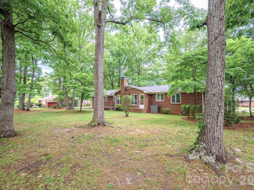 602 Lee Street, Kings Mountain, NC 28086.  MLS# CAR4374283, YatesRealty ID 17324. 