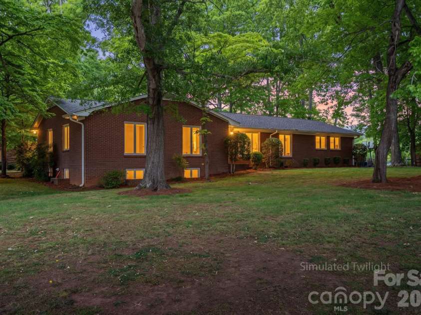 602 Lee Street, Kings Mountain, NC 28086.  MLS# CAR4374283, YatesRealty ID 17324. 
