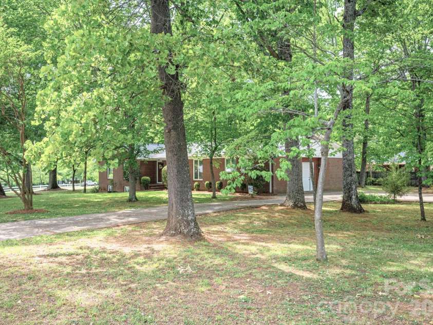 602 Lee Street, Kings Mountain, NC 28086.  MLS# CAR4374283, YatesRealty ID 17324. 