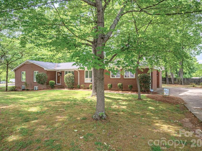 602 Lee Street, Kings Mountain, NC 28086.  MLS# CAR4374283, YatesRealty ID 17324. 