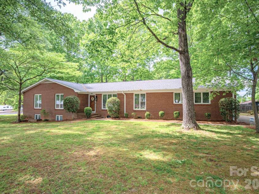 602 Lee Street, Kings Mountain, NC 28086.  MLS# CAR4374283, YatesRealty ID 17324. 