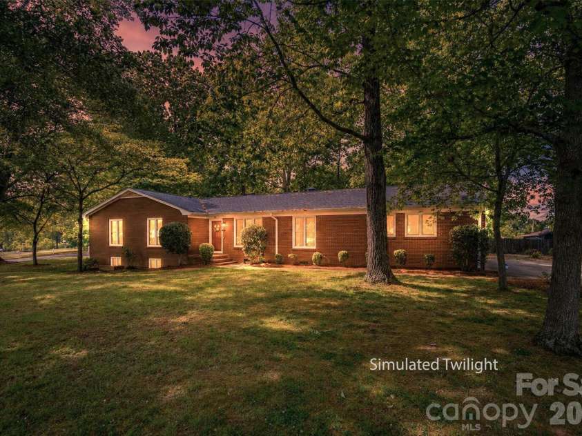 602 Lee Street, Kings Mountain, NC 28086.  MLS# CAR4374283, YatesRealty ID 17324. 