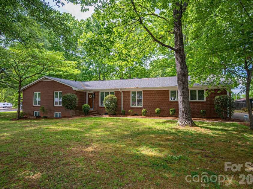 602 Lee Street, Kings Mountain, NC 28086.  MLS# CAR4374283, YatesRealty ID 17324. 