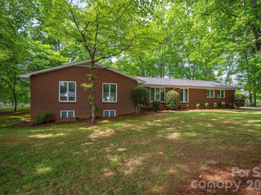 602 Lee Street, Kings Mountain, NC 28086.  MLS# CAR4374283, YatesRealty ID 17324. 