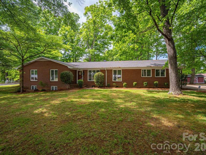 602 Lee Street, Kings Mountain, NC 28086.  MLS# CAR4374283, YatesRealty ID 17324. 