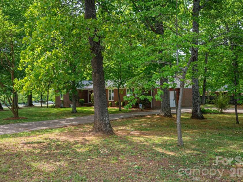 602 Lee Street, Kings Mountain, NC 28086.  MLS# CAR4374283, YatesRealty ID 17324. 