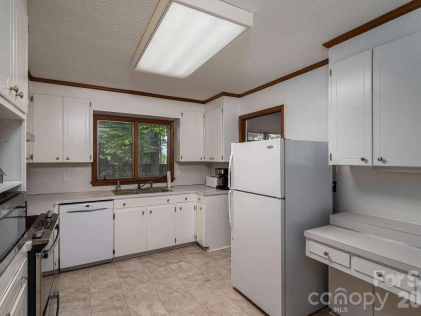 602 Lee Street, Kings Mountain, NC 28086.  MLS# CAR4374283, YatesRealty ID 17324. 