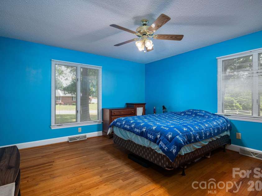 602 Lee Street, Kings Mountain, NC 28086.  MLS# CAR4374283, YatesRealty ID 17324. 