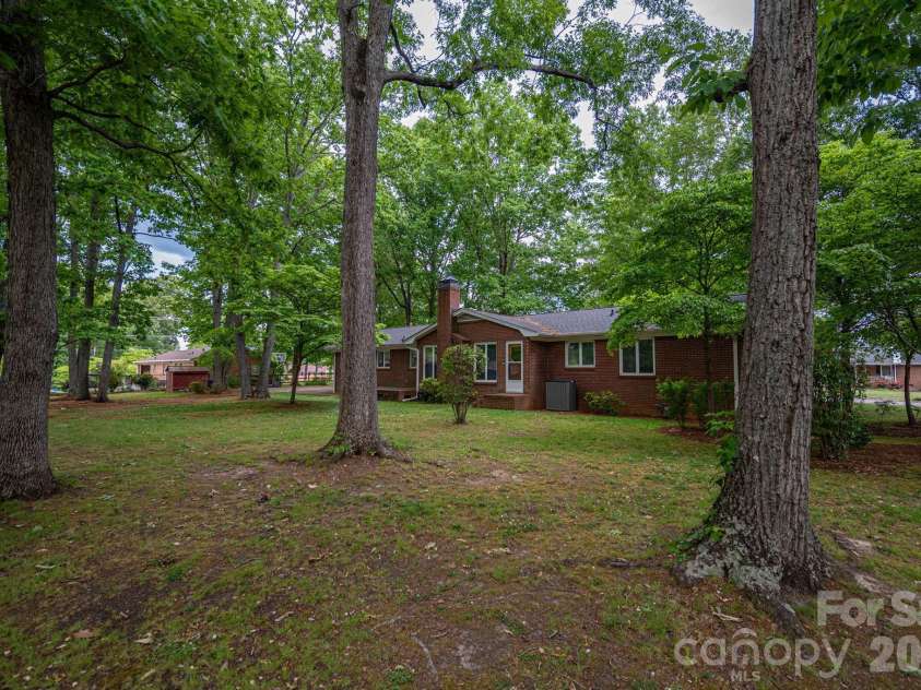 602 Lee Street, Kings Mountain, NC 28086.  MLS# CAR4374283, YatesRealty ID 17324. 