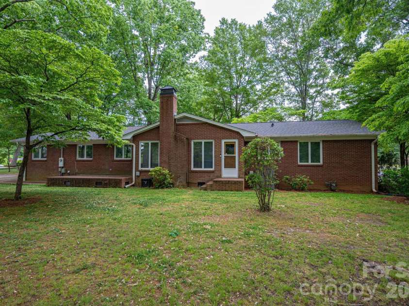 602 Lee Street, Kings Mountain, NC 28086.  MLS# CAR4374283, YatesRealty ID 17324. 