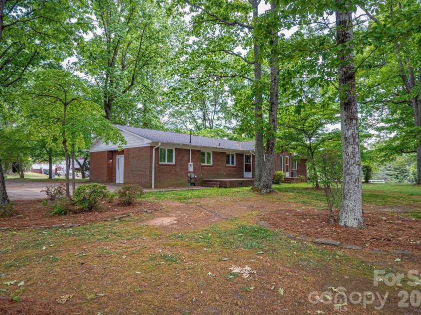 602 Lee Street, Kings Mountain, NC 28086.  MLS# CAR4374283, YatesRealty ID 17324. 