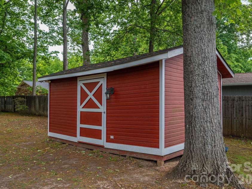 602 Lee Street, Kings Mountain, NC 28086.  MLS# CAR4374283, YatesRealty ID 17324. 