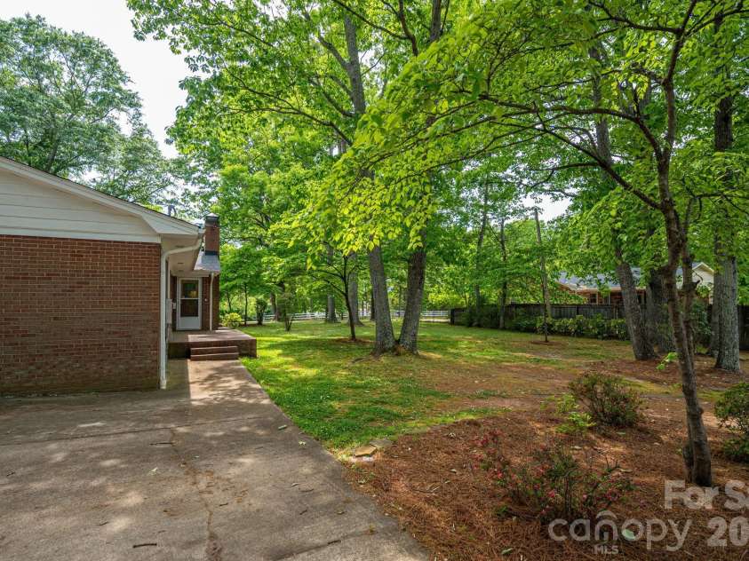 602 Lee Street, Kings Mountain, NC 28086.  MLS# CAR4374283, YatesRealty ID 17324. 