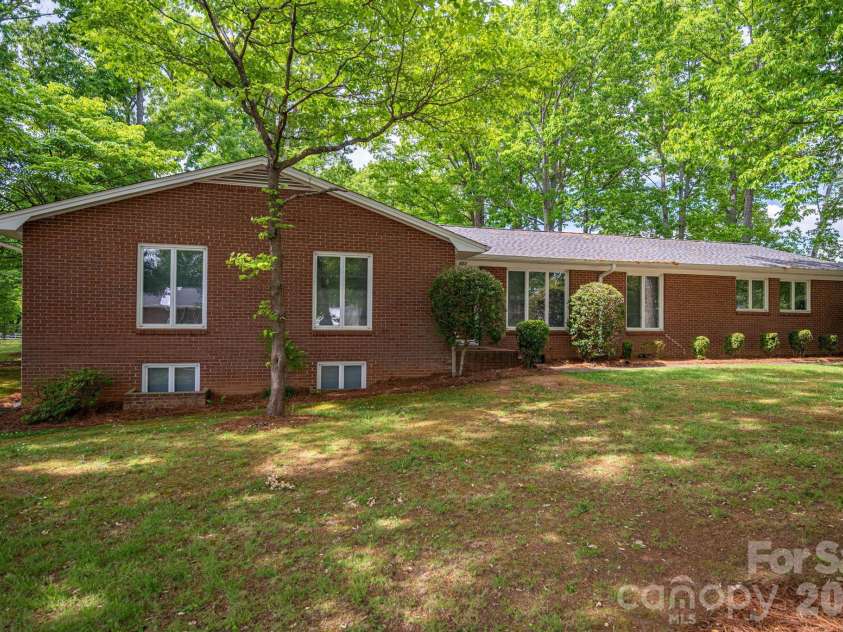 602 Lee Street, Kings Mountain, NC 28086.  MLS# CAR4374283, YatesRealty ID 17324. 