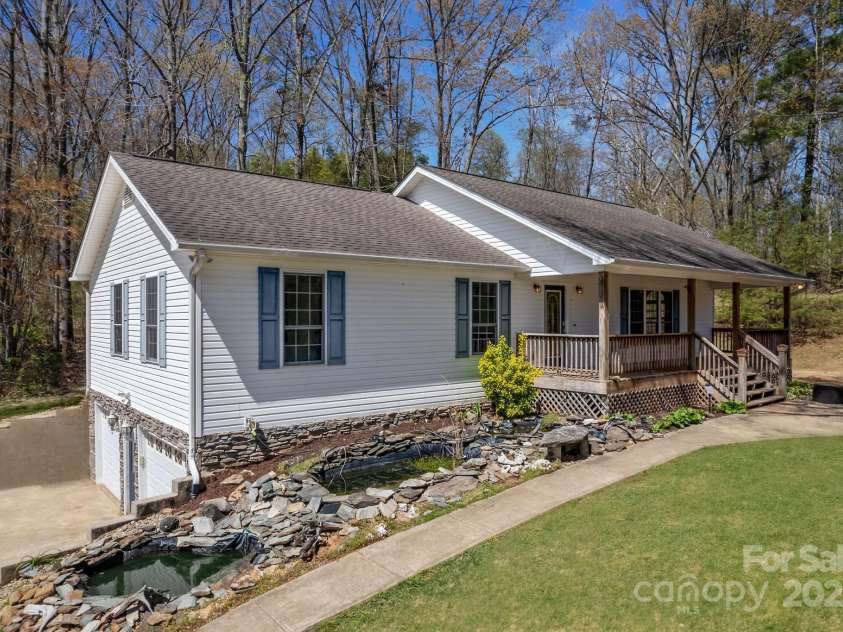 71 Gosnell Road, Asheville, NC 28804.  MLS# CAR4245558, YatesRealty ID 17324. 