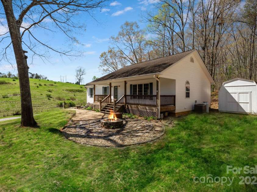 71 Gosnell Road, Asheville, NC 28804.  MLS# CAR4245558, YatesRealty ID 17324. 