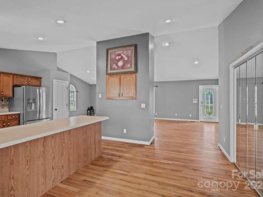 71 Gosnell Road, Asheville, NC 28804.  MLS# CAR4245558, YatesRealty ID 17324. 