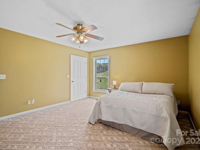 71 Gosnell Road, Asheville, NC 28804.  MLS# CAR4245558, YatesRealty ID 17324. 