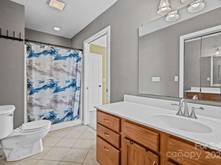 71 Gosnell Road, Asheville, NC 28804.  MLS# CAR4245558, YatesRealty ID 17324. 