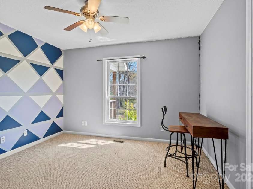 71 Gosnell Road, Asheville, NC 28804.  MLS# CAR4245558, YatesRealty ID 17324. 