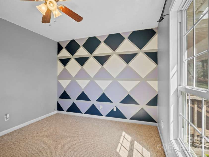 71 Gosnell Road, Asheville, NC 28804.  MLS# CAR4245558, YatesRealty ID 17324. 