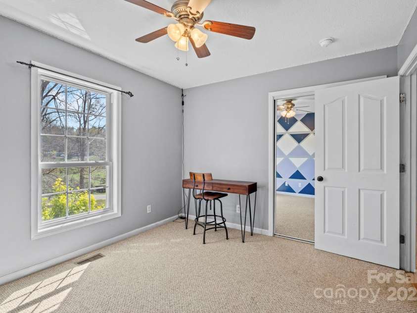 71 Gosnell Road, Asheville, NC 28804.  MLS# CAR4245558, YatesRealty ID 17324. 