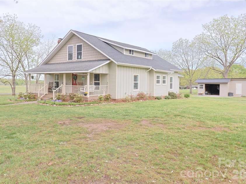104 Ware Loop Drive, Kings Mountain, NC 28086.  MLS# CAR4366952, YatesRealty ID 17325. 