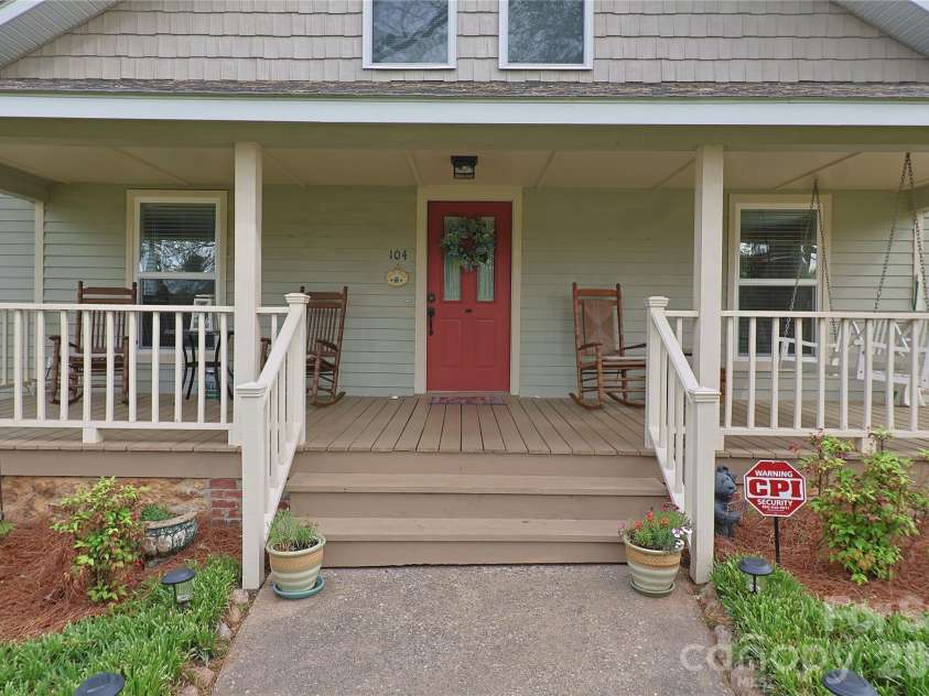 104 Ware Loop Drive, Kings Mountain, NC 28086.  MLS# CAR4366952, YatesRealty ID 17325. 