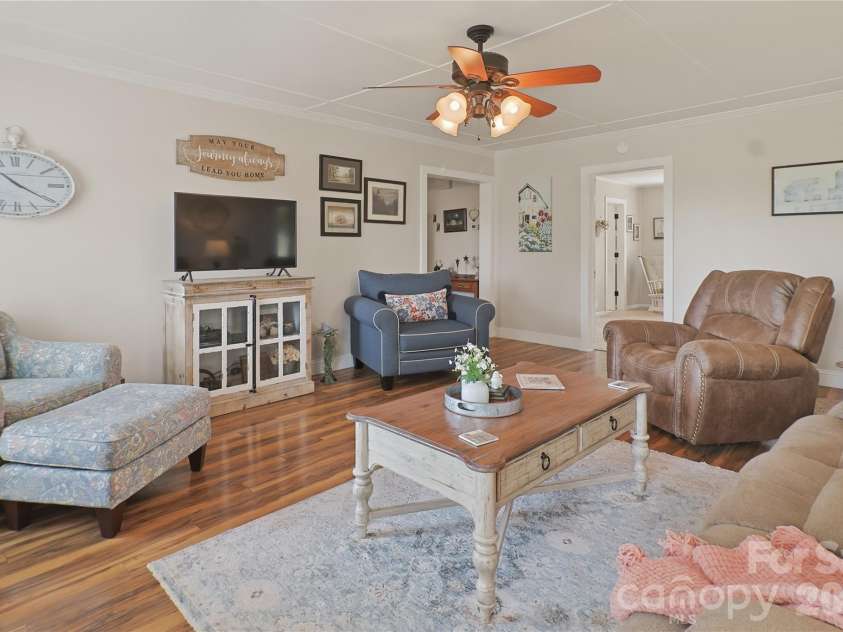 104 Ware Loop Drive, Kings Mountain, NC 28086.  MLS# CAR4366952, YatesRealty ID 17325. 