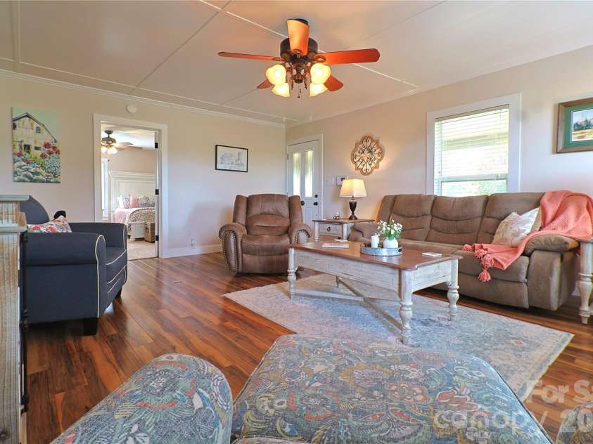 104 Ware Loop Drive, Kings Mountain, NC 28086.  MLS# CAR4366952, YatesRealty ID 17325. 