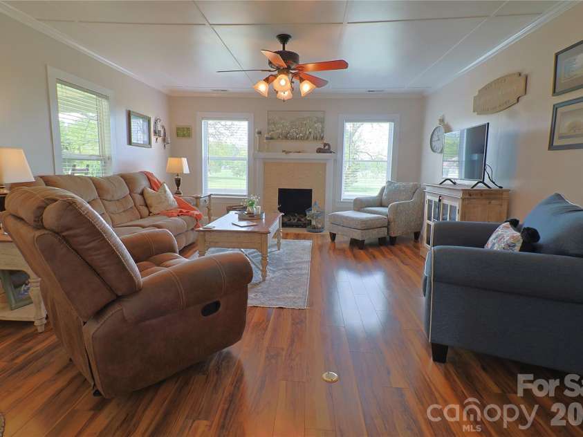 104 Ware Loop Drive, Kings Mountain, NC 28086.  MLS# CAR4366952, YatesRealty ID 17325. 