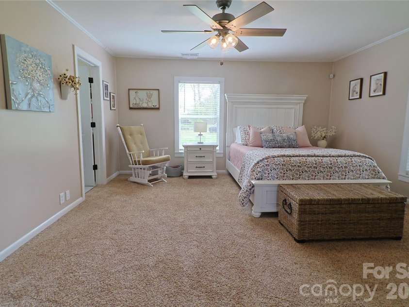 104 Ware Loop Drive, Kings Mountain, NC 28086.  MLS# CAR4366952, YatesRealty ID 17325. 