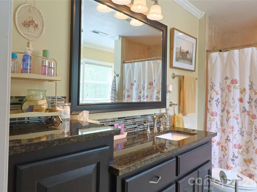 104 Ware Loop Drive, Kings Mountain, NC 28086.  MLS# CAR4366952, YatesRealty ID 17325. 