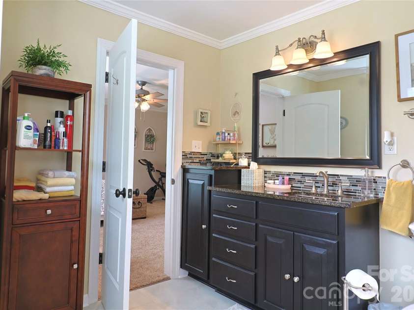 104 Ware Loop Drive, Kings Mountain, NC 28086.  MLS# CAR4366952, YatesRealty ID 17325. 