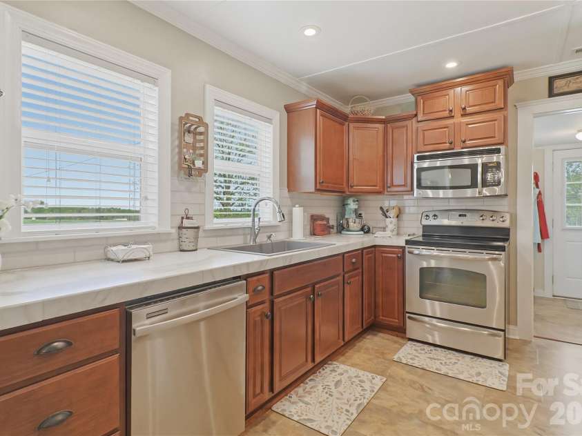 104 Ware Loop Drive, Kings Mountain, NC 28086.  MLS# CAR4366952, YatesRealty ID 17325. 