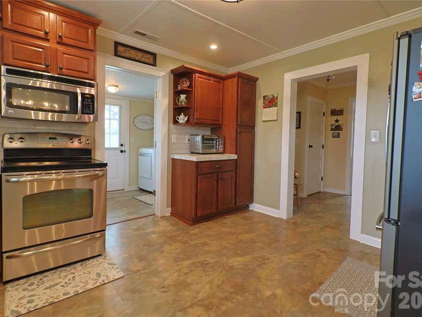 104 Ware Loop Drive, Kings Mountain, NC 28086.  MLS# CAR4366952, YatesRealty ID 17325. 