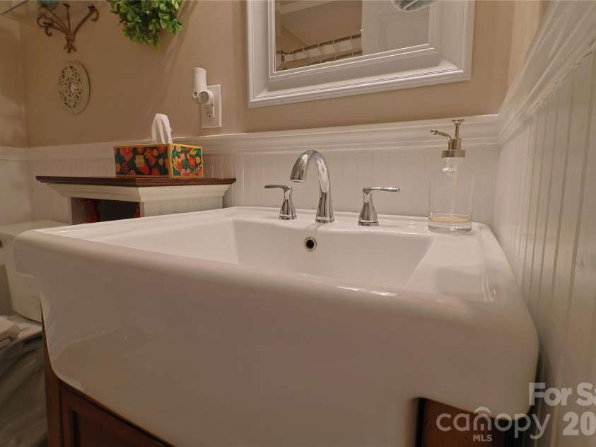 104 Ware Loop Drive, Kings Mountain, NC 28086.  MLS# CAR4366952, YatesRealty ID 17325. 