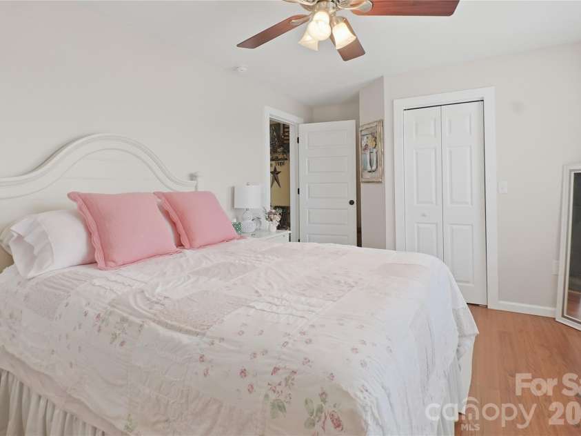104 Ware Loop Drive, Kings Mountain, NC 28086.  MLS# CAR4366952, YatesRealty ID 17325. 