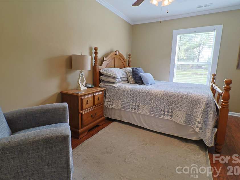 104 Ware Loop Drive, Kings Mountain, NC 28086.  MLS# CAR4366952, YatesRealty ID 17325. 